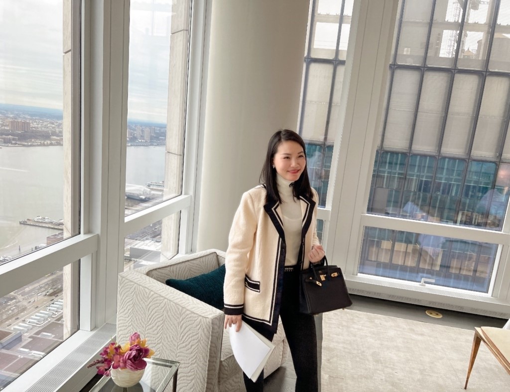 Lina @ brokers OH Hudson Yards NYC.